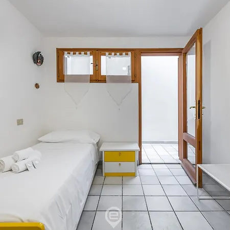Dessi - Exclusive Retreat At * Is Molas